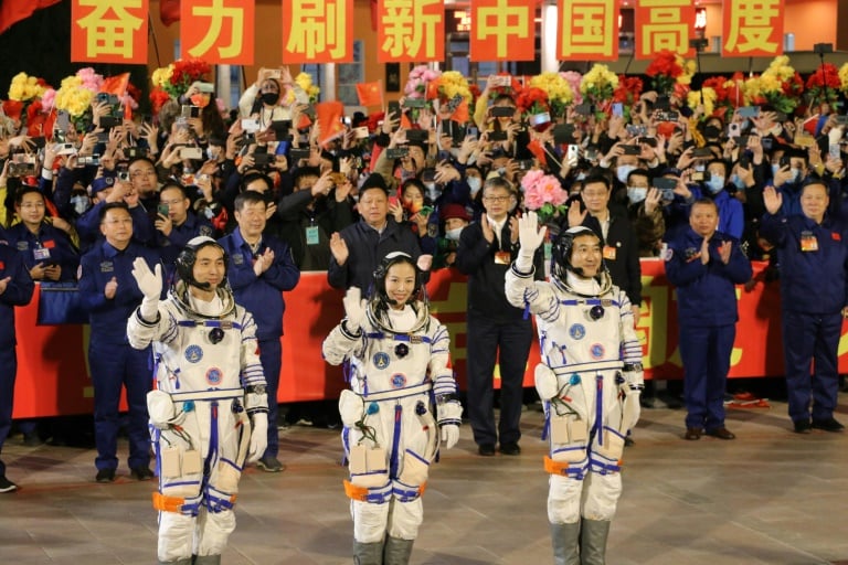 espacio - China