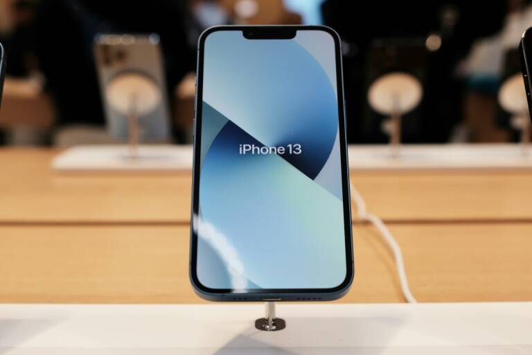 China,US,smartphone,Apple,Huawei