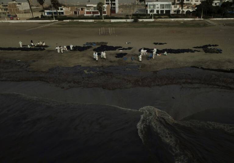 Perú - España - contaminación - oceanografía - medioambiente - economía - petróleo - inundación - volcán - tsunami - desastres - clima