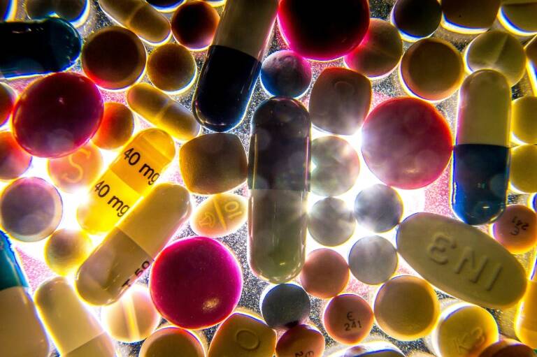 farmacéutica - psicología - drogas - salud - tratamiento