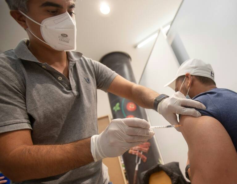 Austria - pandemia - vacunas - sociedad - política