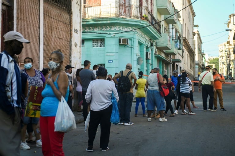 Cuba - sociedad - filas - economa - consumo