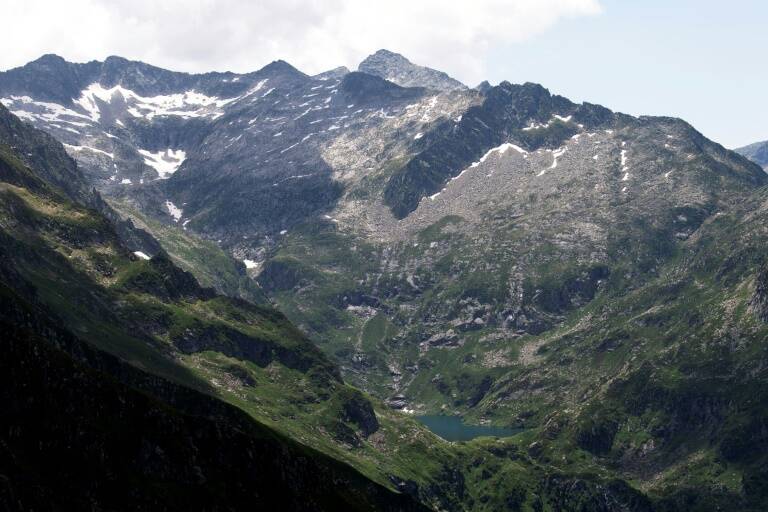Francia - España - animales - montañas - clima - medioambiente