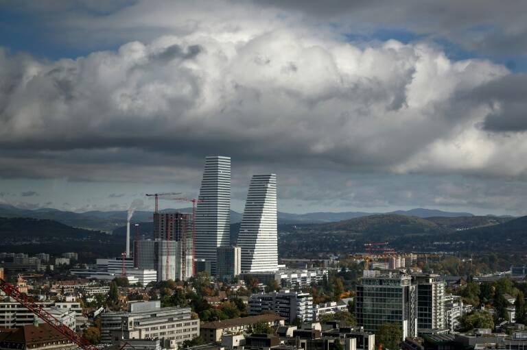 GB,farmacéutica,Suiza