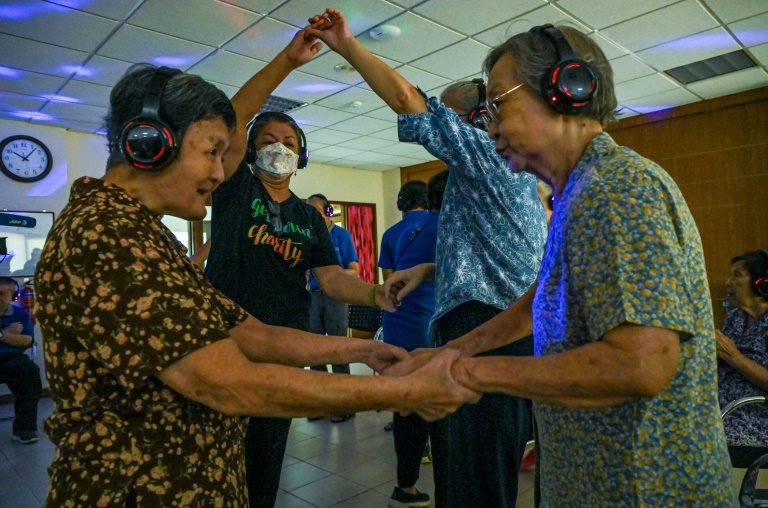Singapore - health - dementia - lifestyle - aging - music