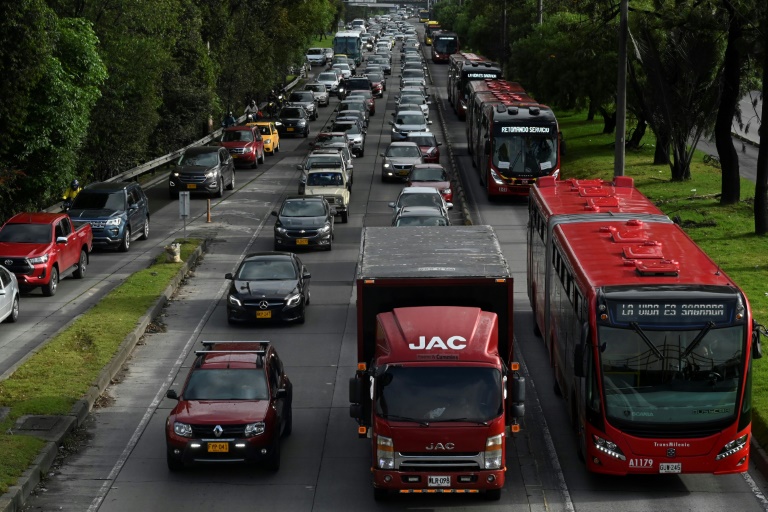 Colombia - desplazamientos - poltica - transporte - infraestructura