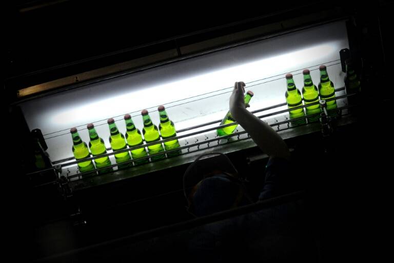 China,empresas,investigación,policía,bebidas