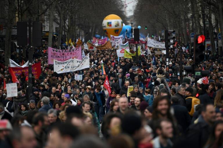 retraite,social,manifestation,syndicats,grèves,gouvernement,parlement