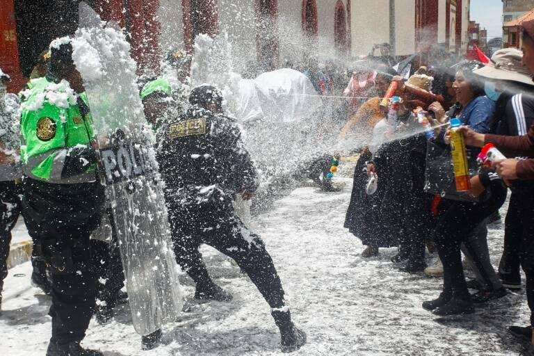 Perú,manifestaciones,juegos,tradición