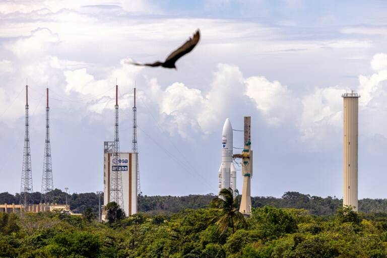 Francia - satlite - espacio - aeroespacial