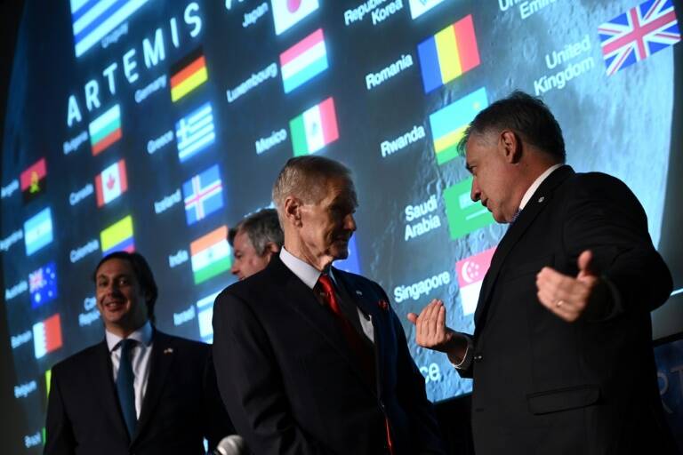 EEUU,Uruguay,espacio,economía,diplomacia