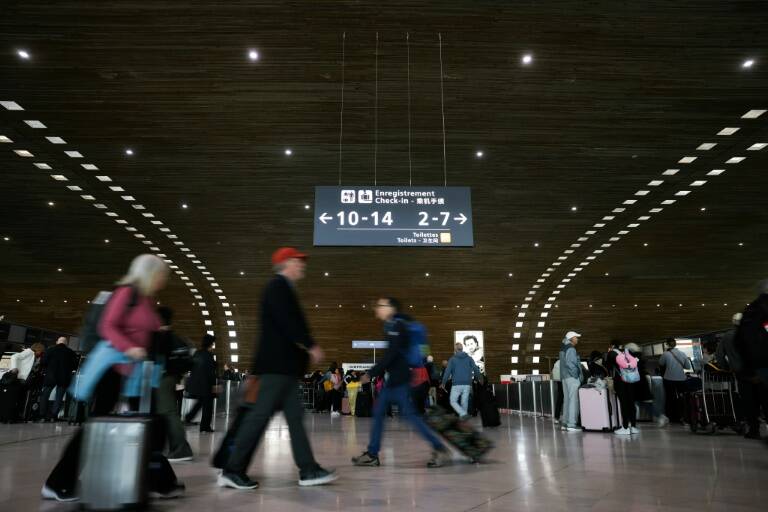 transport,aviation,grèves,syndicats,salaires,social,gouvernement
