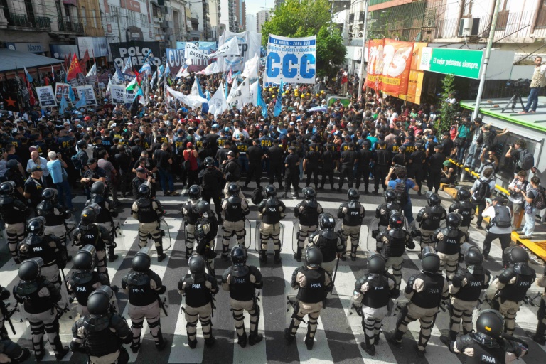 Argentina,poltica,manifestaciones,sociedad,asistencia,polica,incidentes