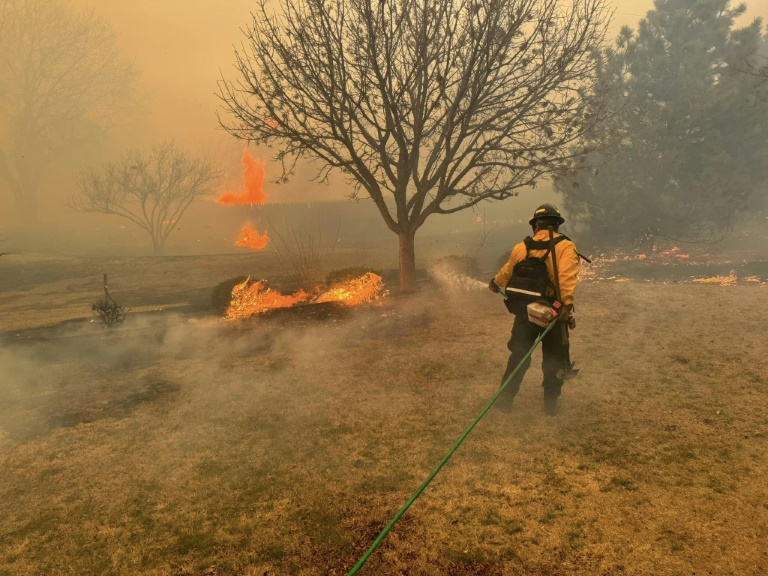 EEUU - Texas - incendio - bomberos - clima - desastre