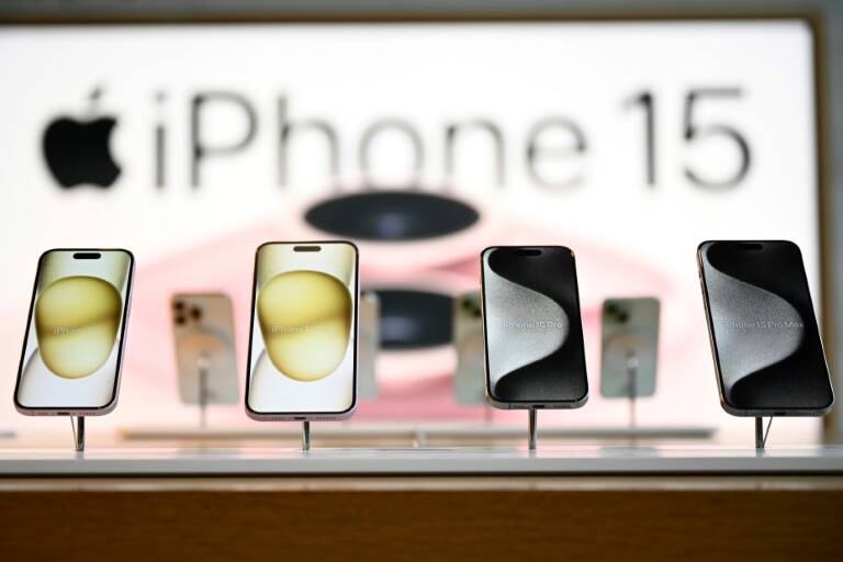 Israel,Palestinians,technology,Apple